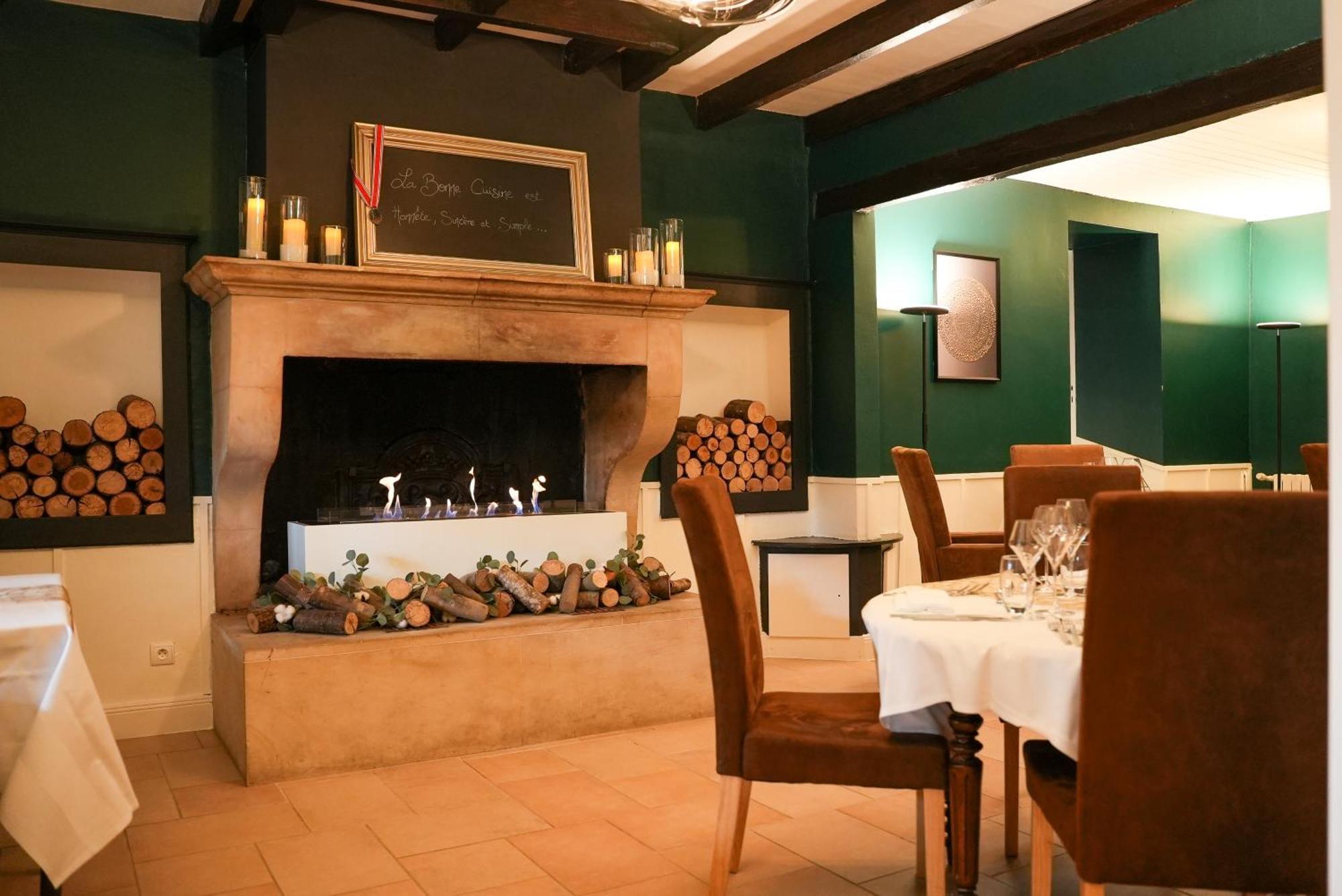 Logis Le Relais De La Voie Sacree Hotel Issoncourt Buitenkant foto